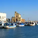 La Casa Del Turista 3*