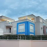 La Casa Del Turista 3*